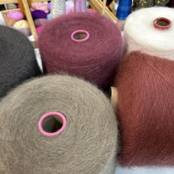 Kid Silk Filati Venezia (70% суперкидмохер, 30% шелк), 900м/100гр