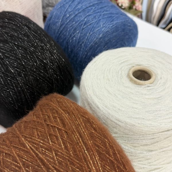 Raggio Filpucci (60% меринос, 32% па, 8% люрекс), 300м/100гр