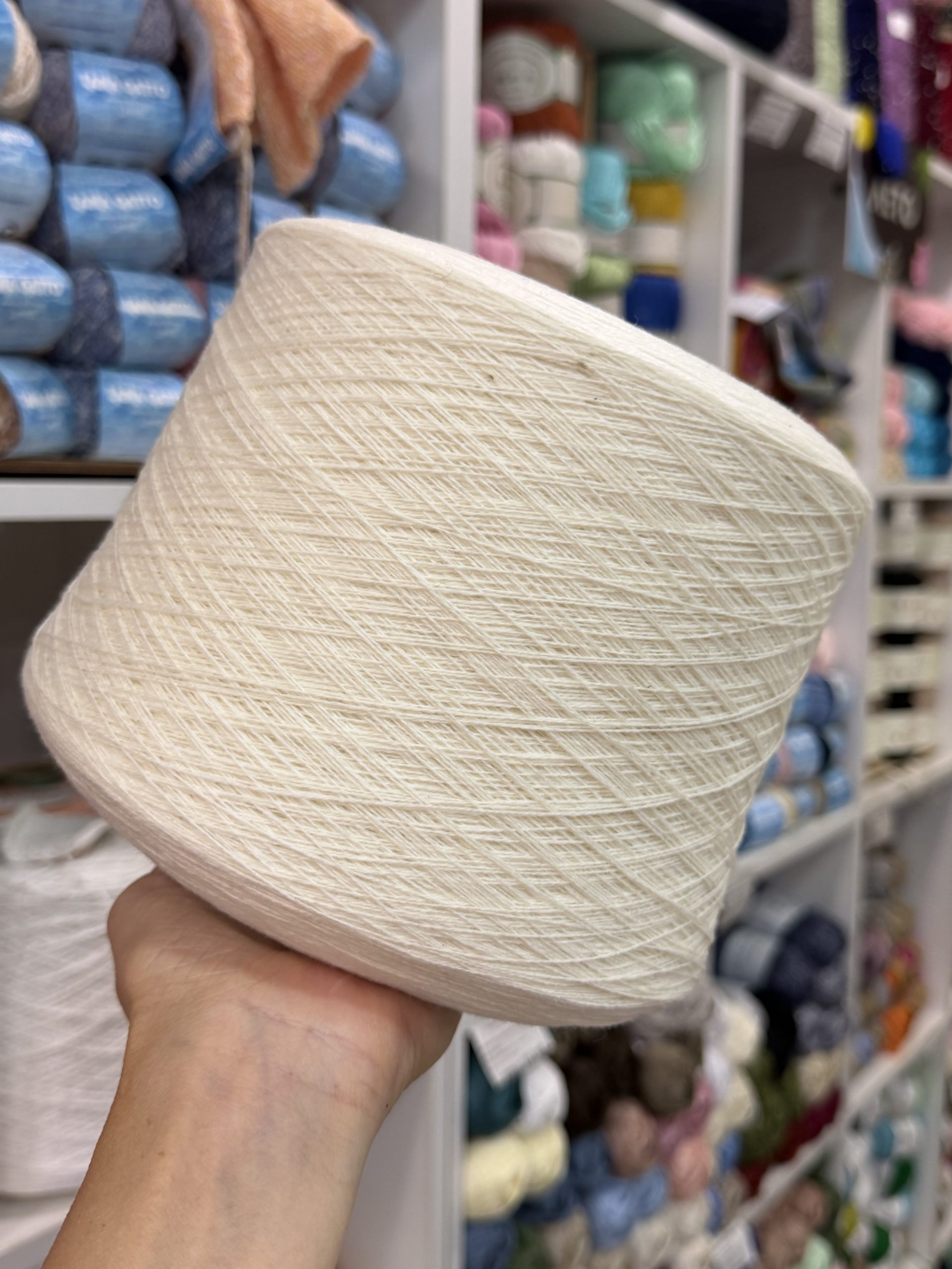 Superlambs Anerossi (20% меринос, 80% акрил), 2400м/100гр